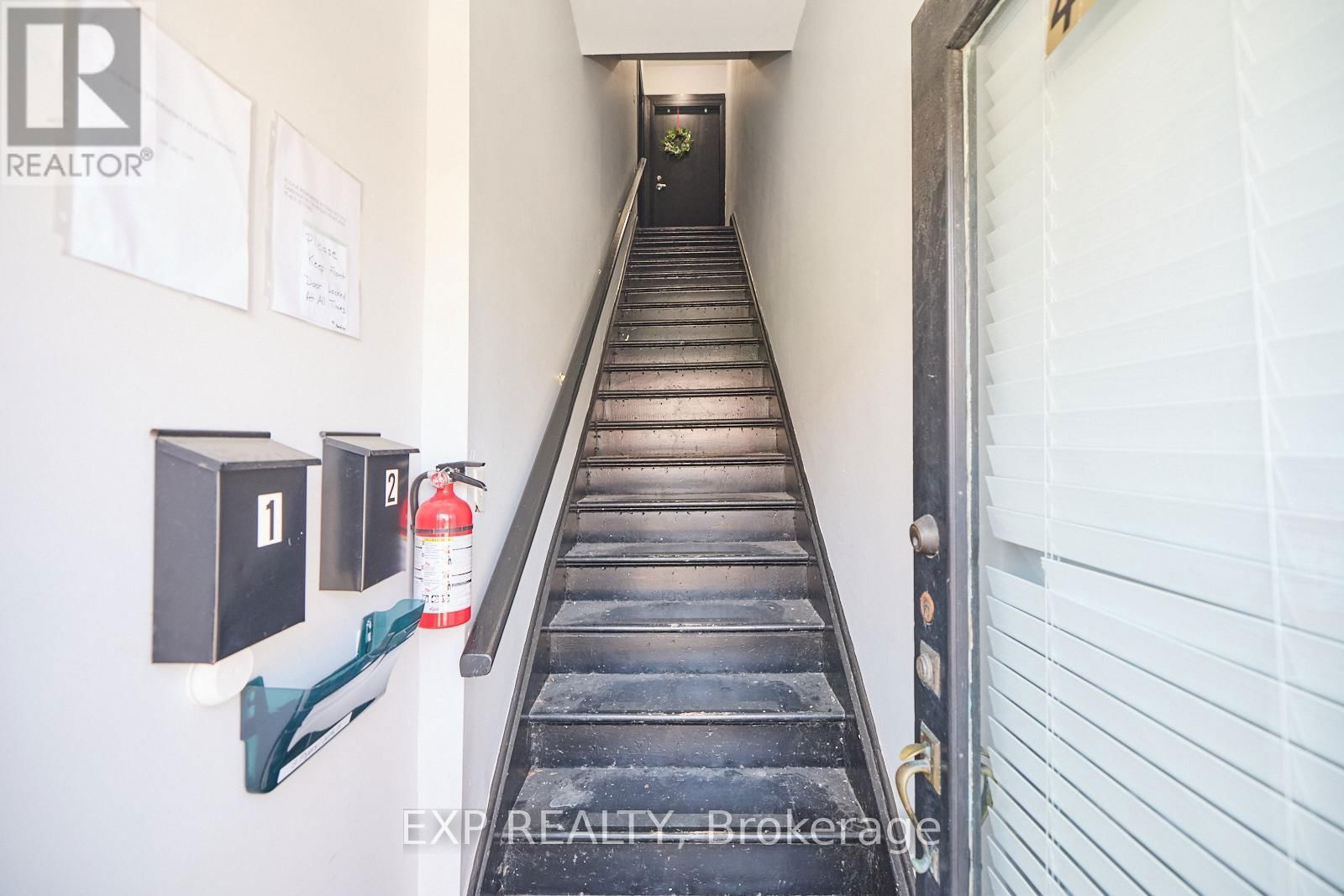 4660 QUEEN STREET Image 11