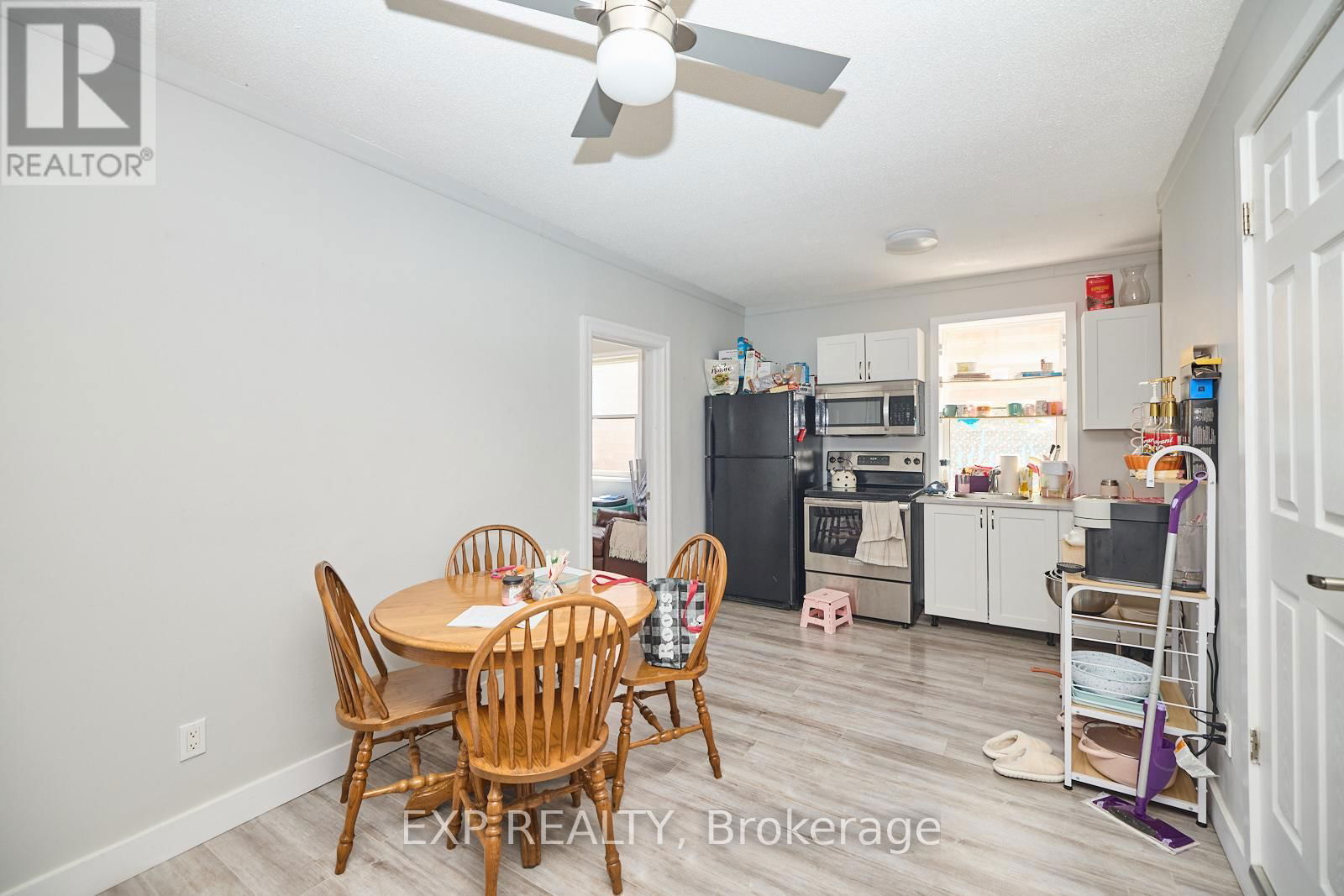 4660 QUEEN STREET Image 12