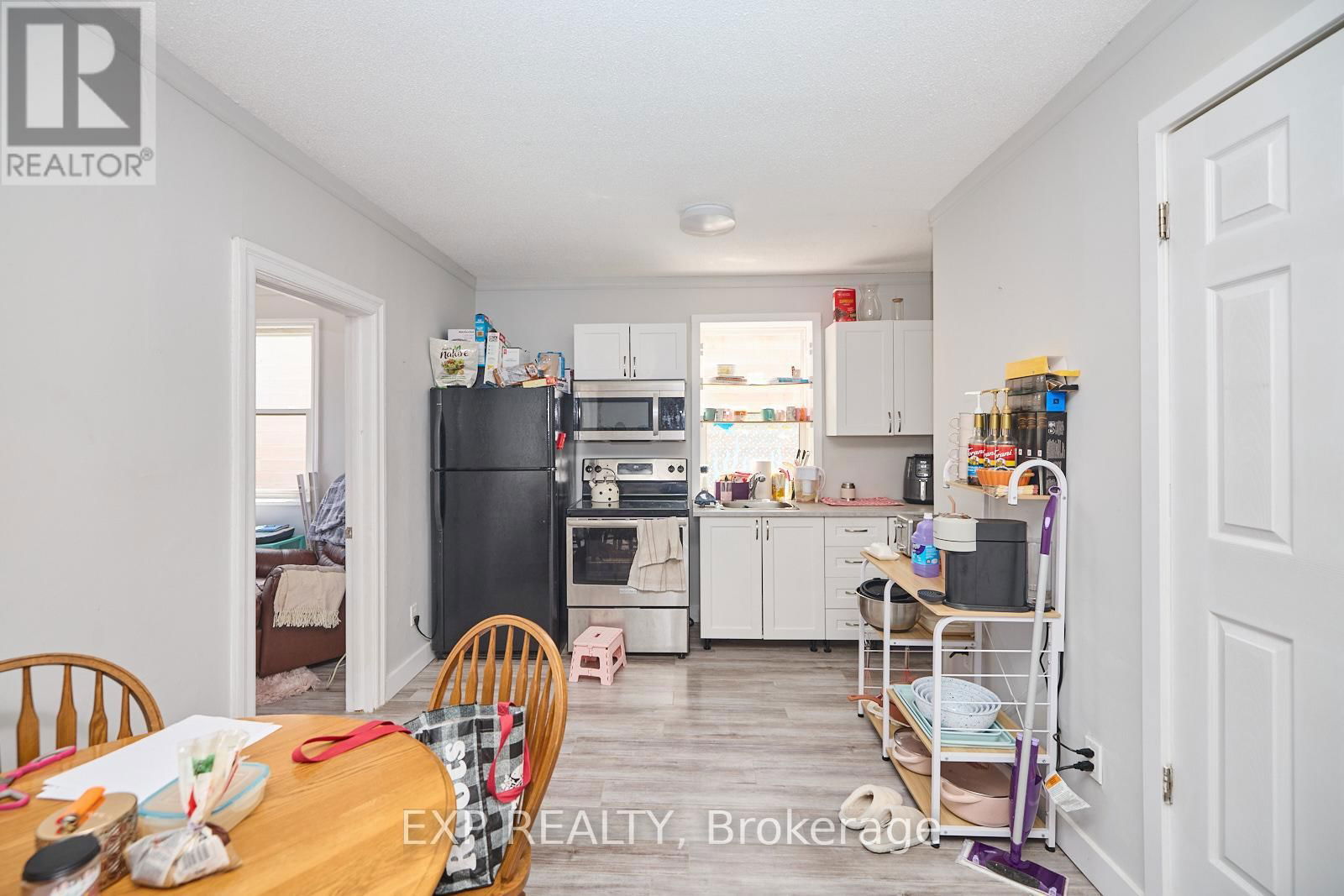 4660 QUEEN STREET Image 13
