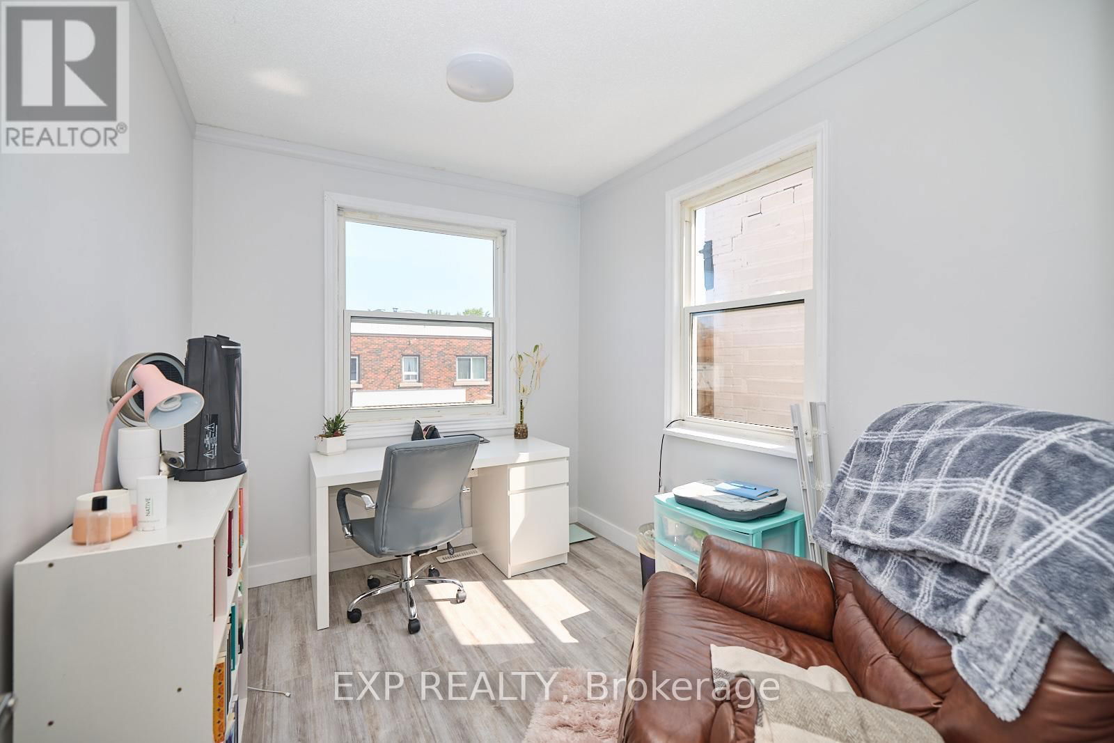4660 QUEEN STREET Image 14