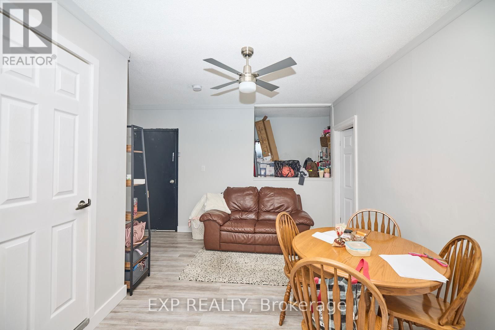4660 QUEEN STREET Image 15