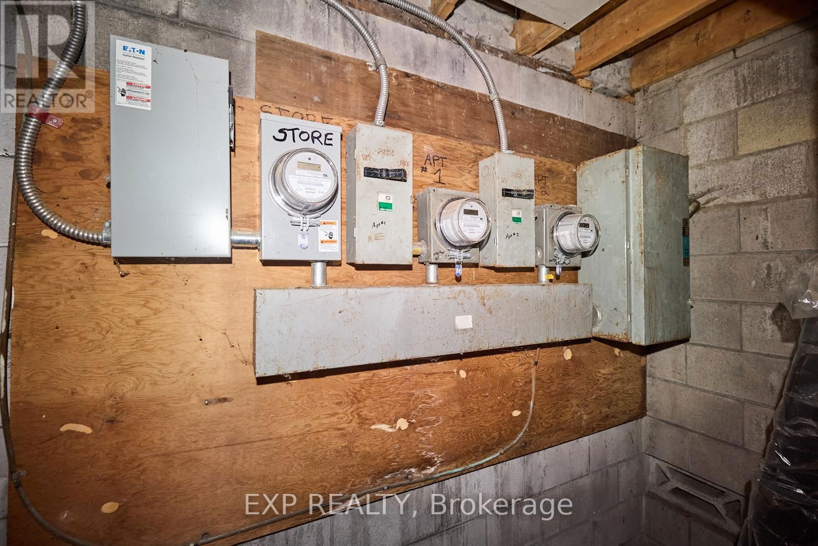 4660 QUEEN STREET Image 23