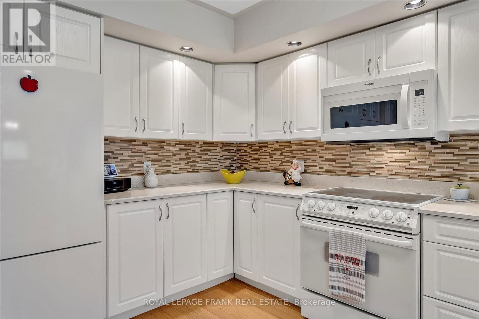 1083 DANITA BOULEVARD Image 14