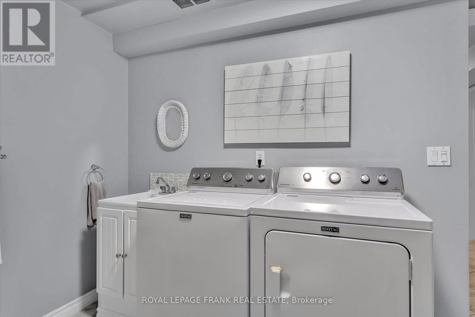 1083 DANITA BOULEVARD Image 37