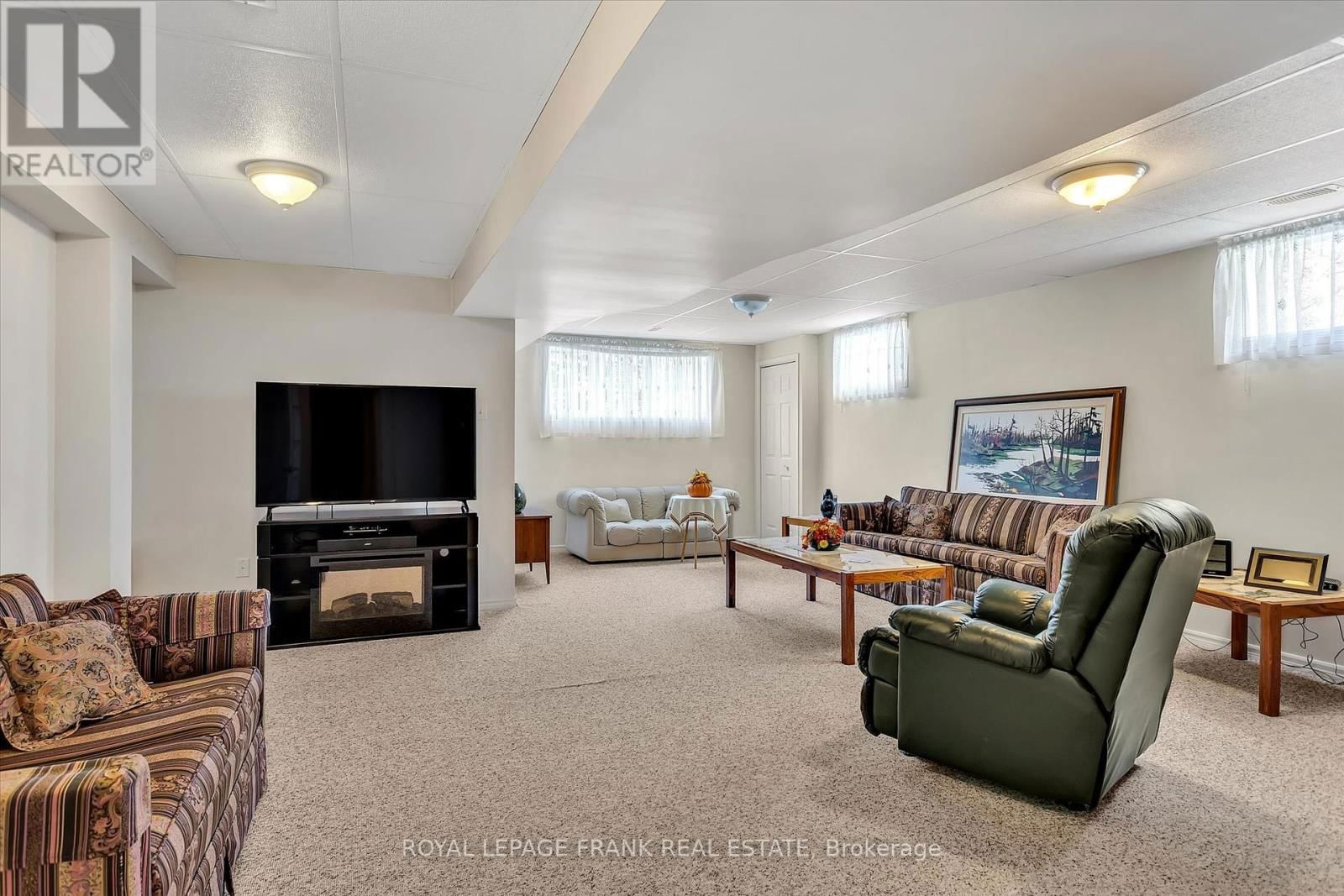 1083 DANITA BOULEVARD Image 38