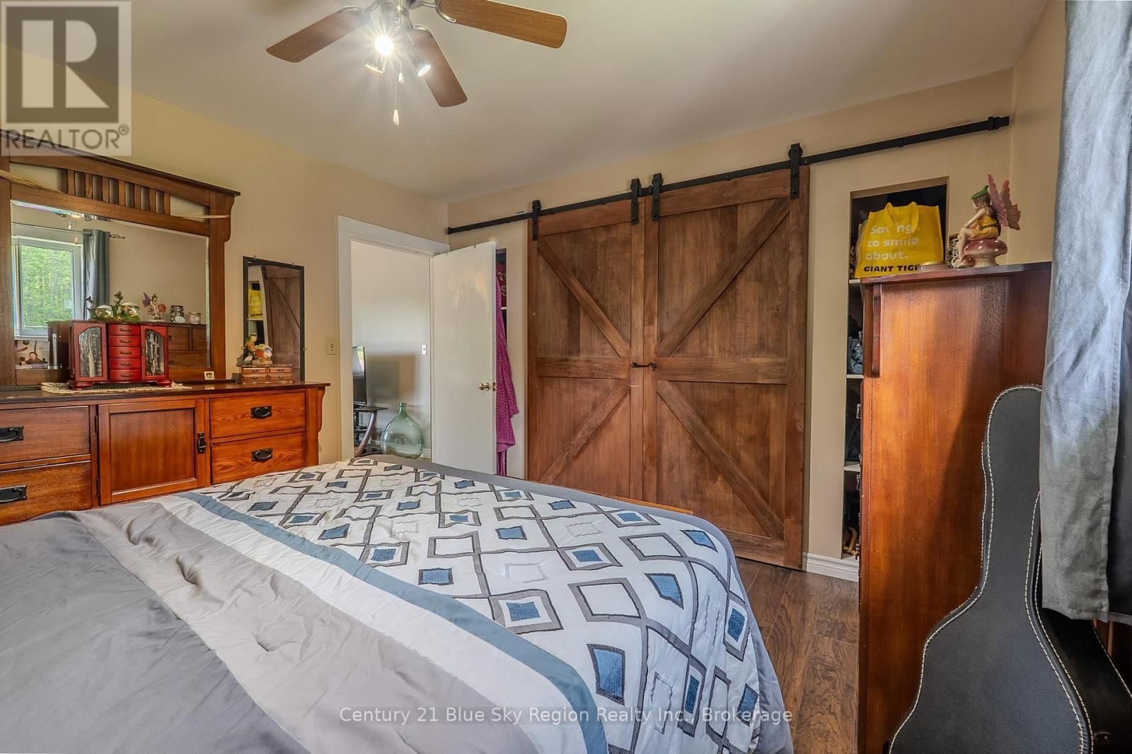 240 CACHE BAY ROAD Image 16