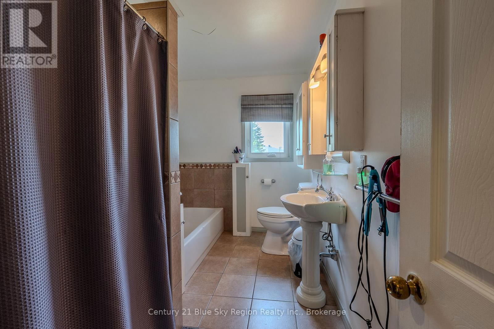 240 CACHE BAY ROAD Image 18