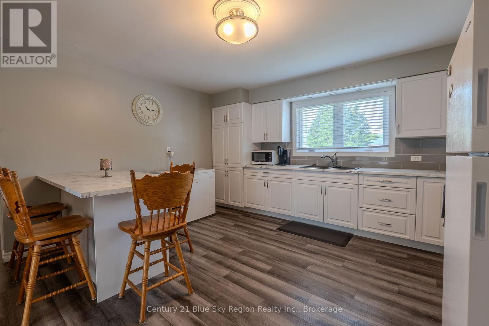 240 CACHE BAY ROAD Image 3