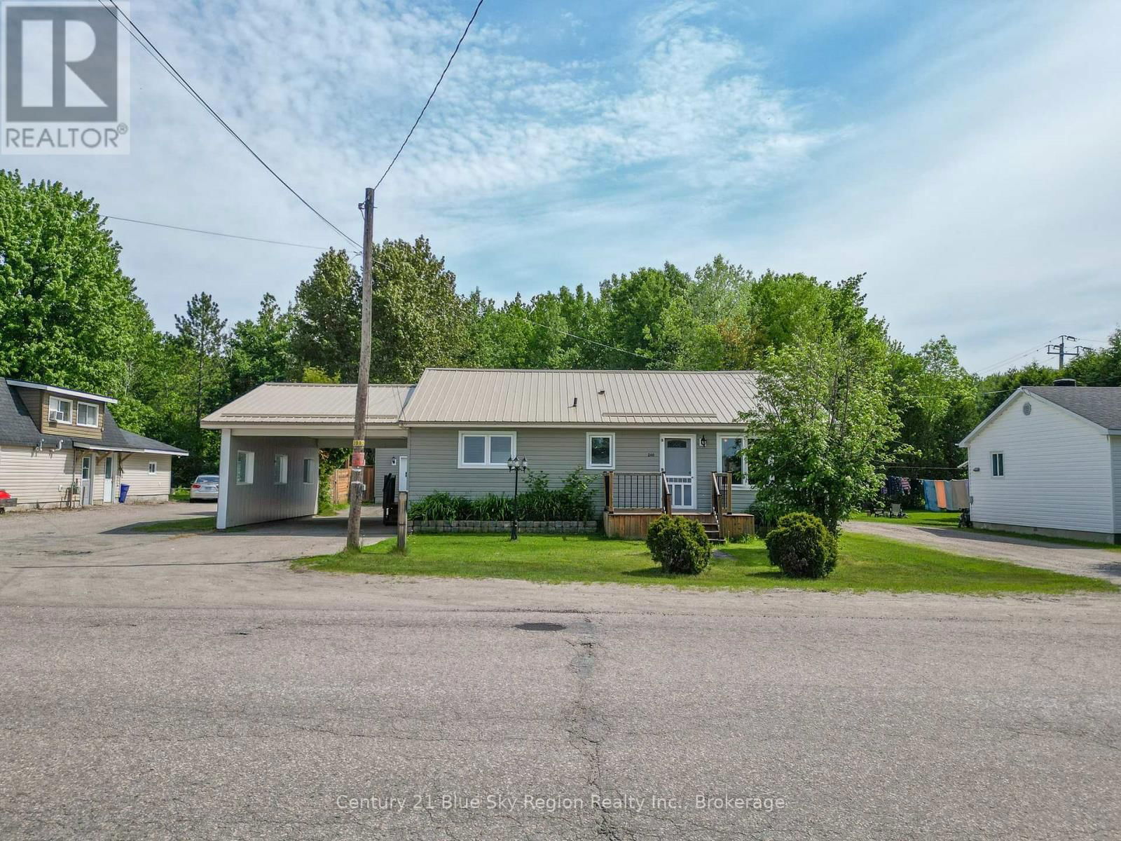 240 CACHE BAY ROAD Image 31