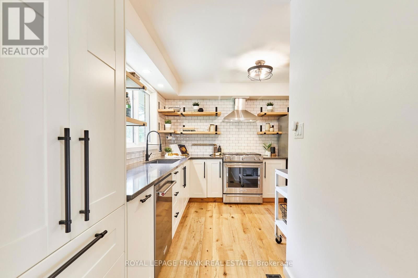 132 COULTER DRIVE Image 12