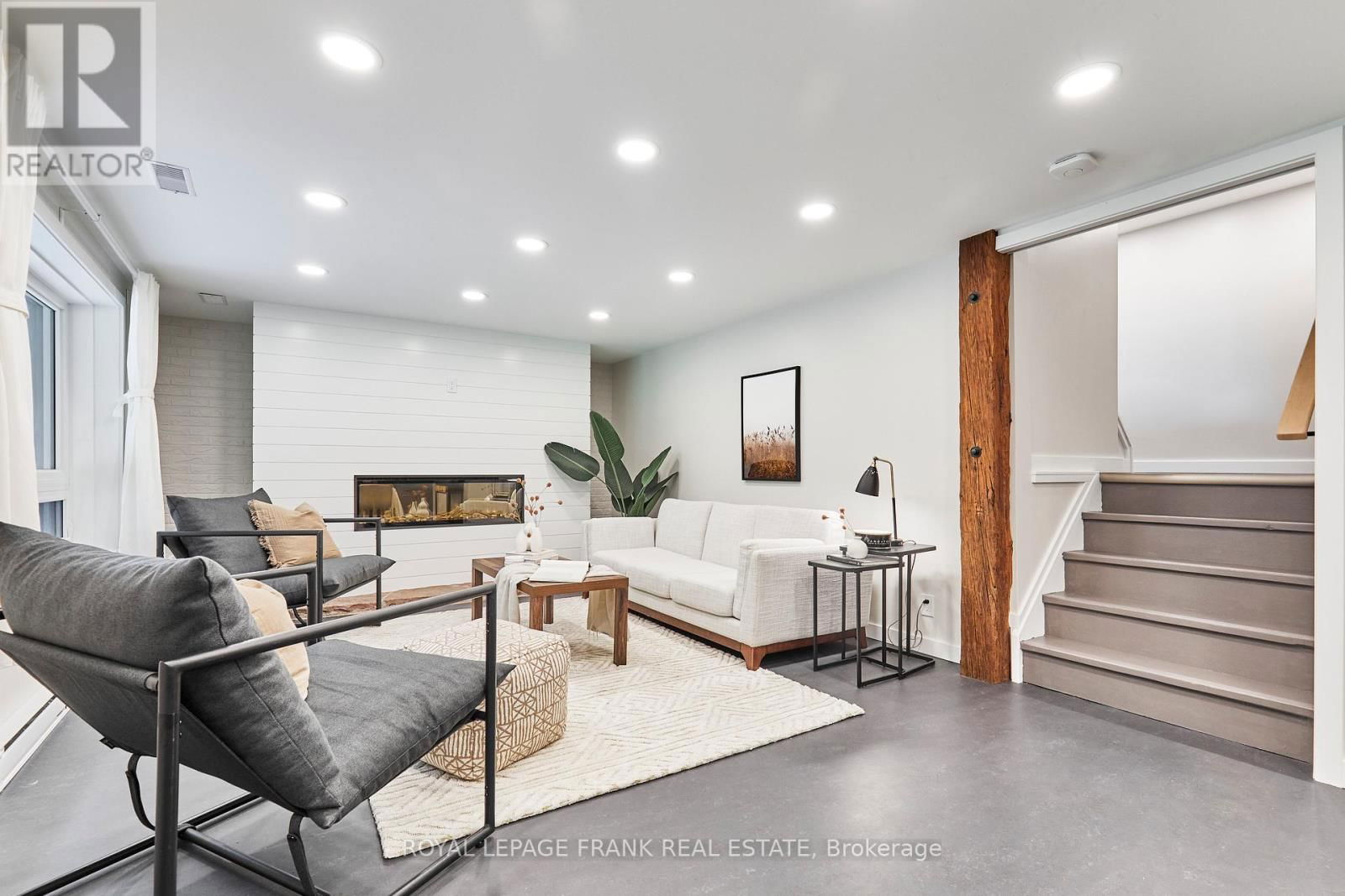132 COULTER DRIVE Image 31