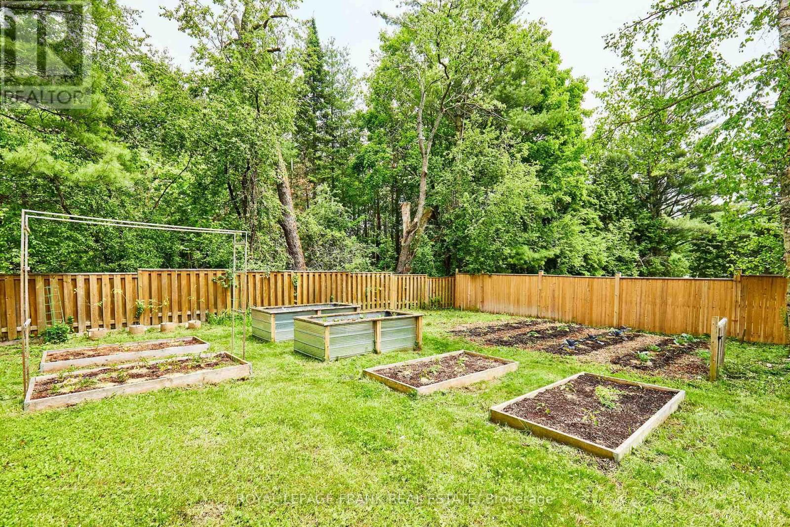 132 COULTER DRIVE Image 44