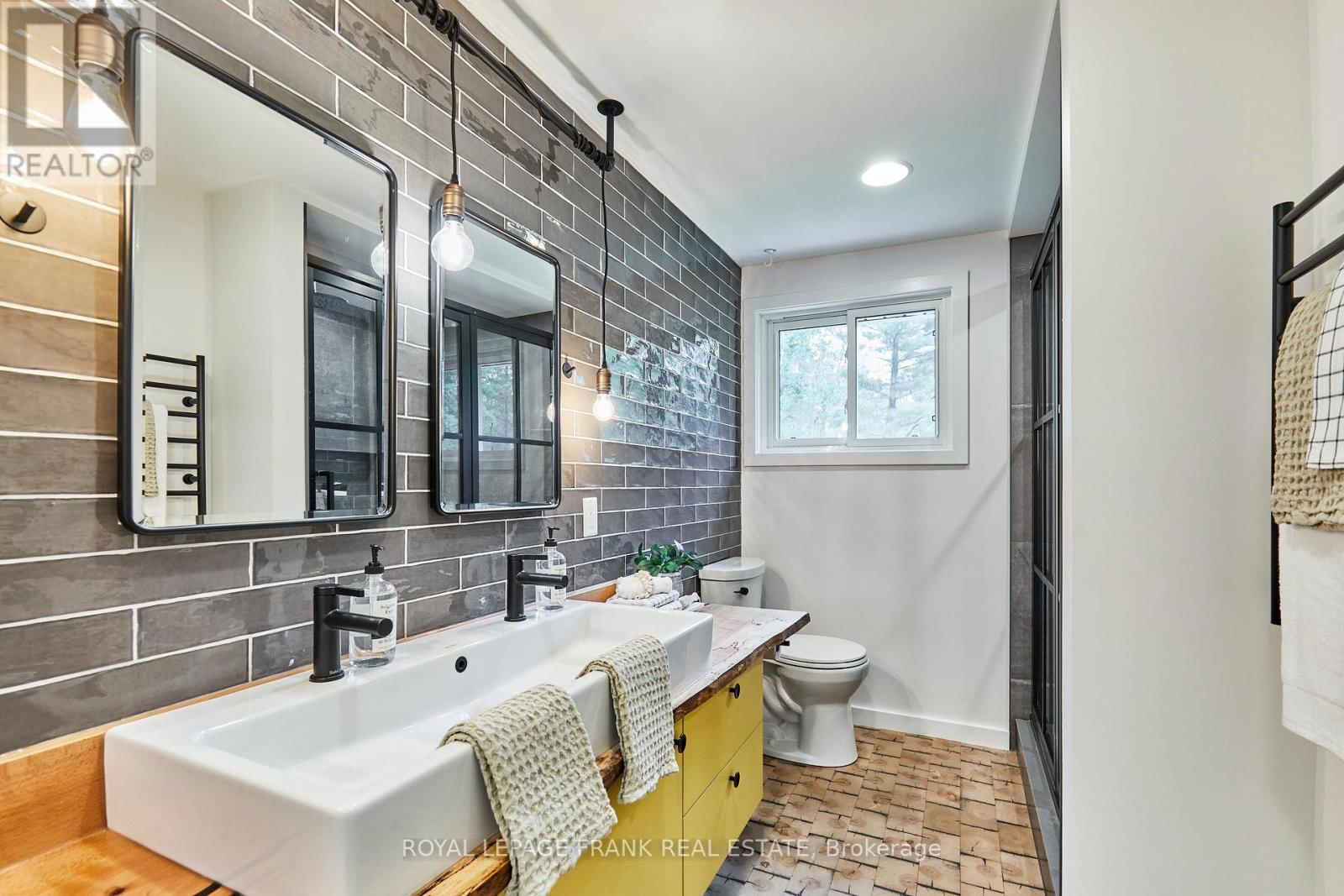 132 COULTER DRIVE Image 6