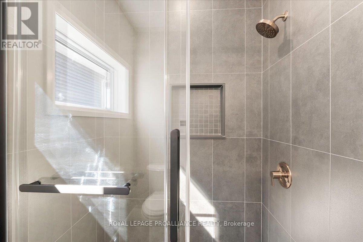 47 ROSEWOOD DRIVE Image 21