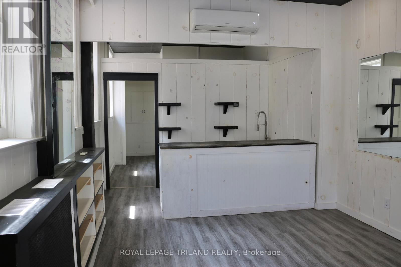 548 TALBOT STREET Image 14