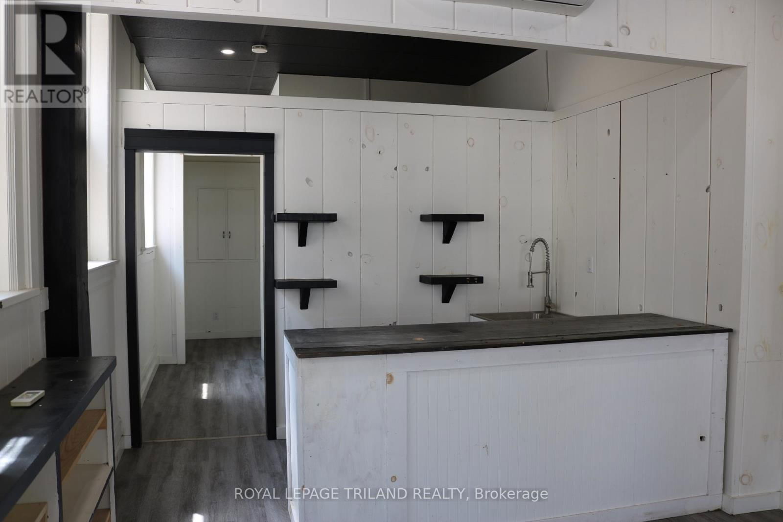 548 TALBOT STREET Image 15
