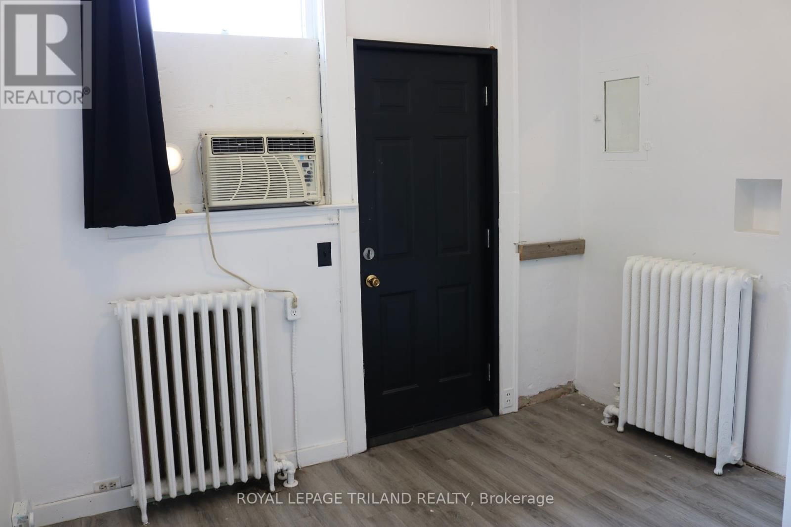 548 TALBOT STREET Image 23