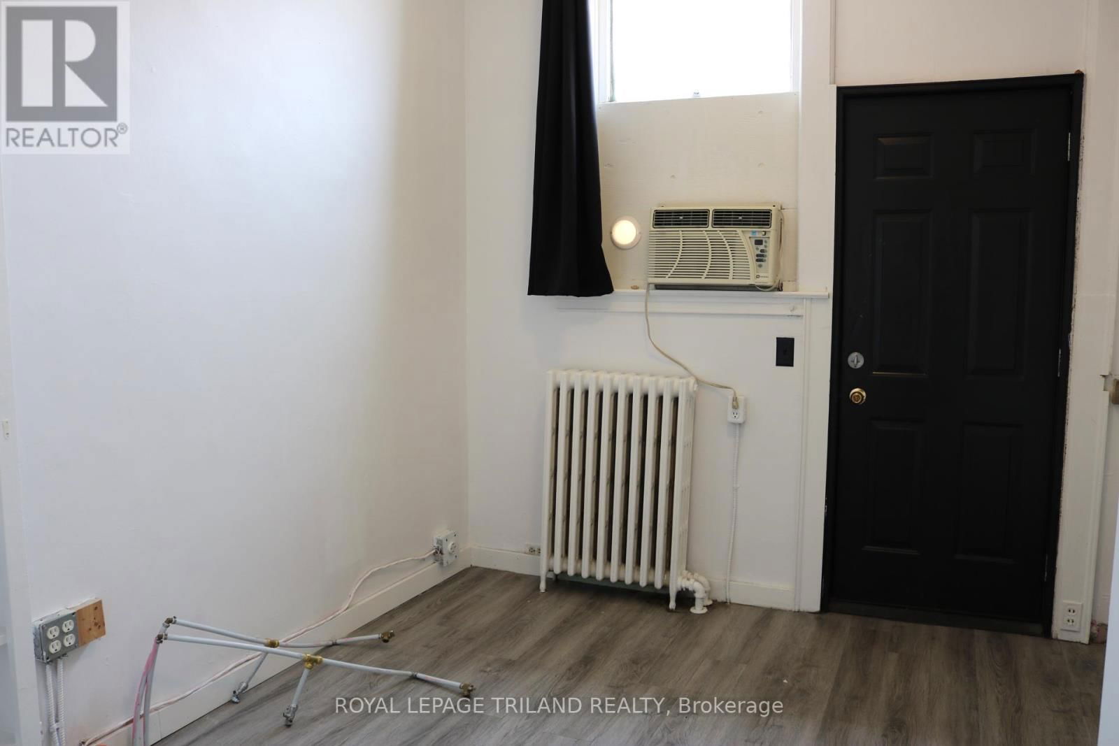 548 TALBOT STREET Image 24