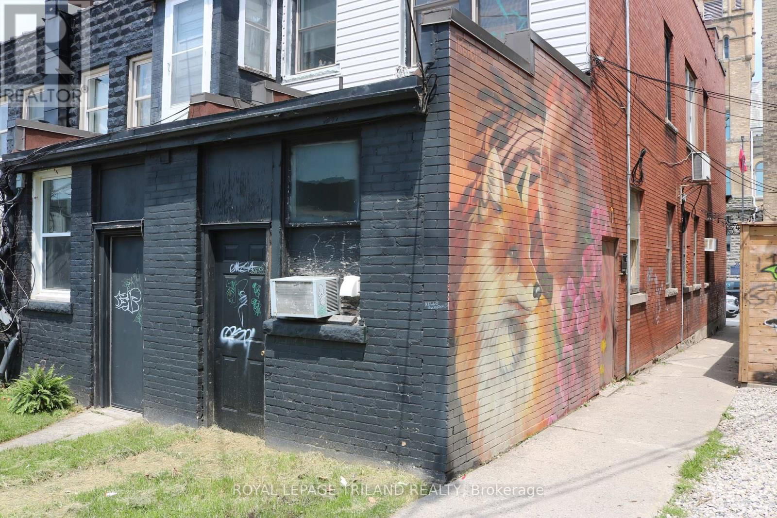 548 TALBOT STREET Image 26