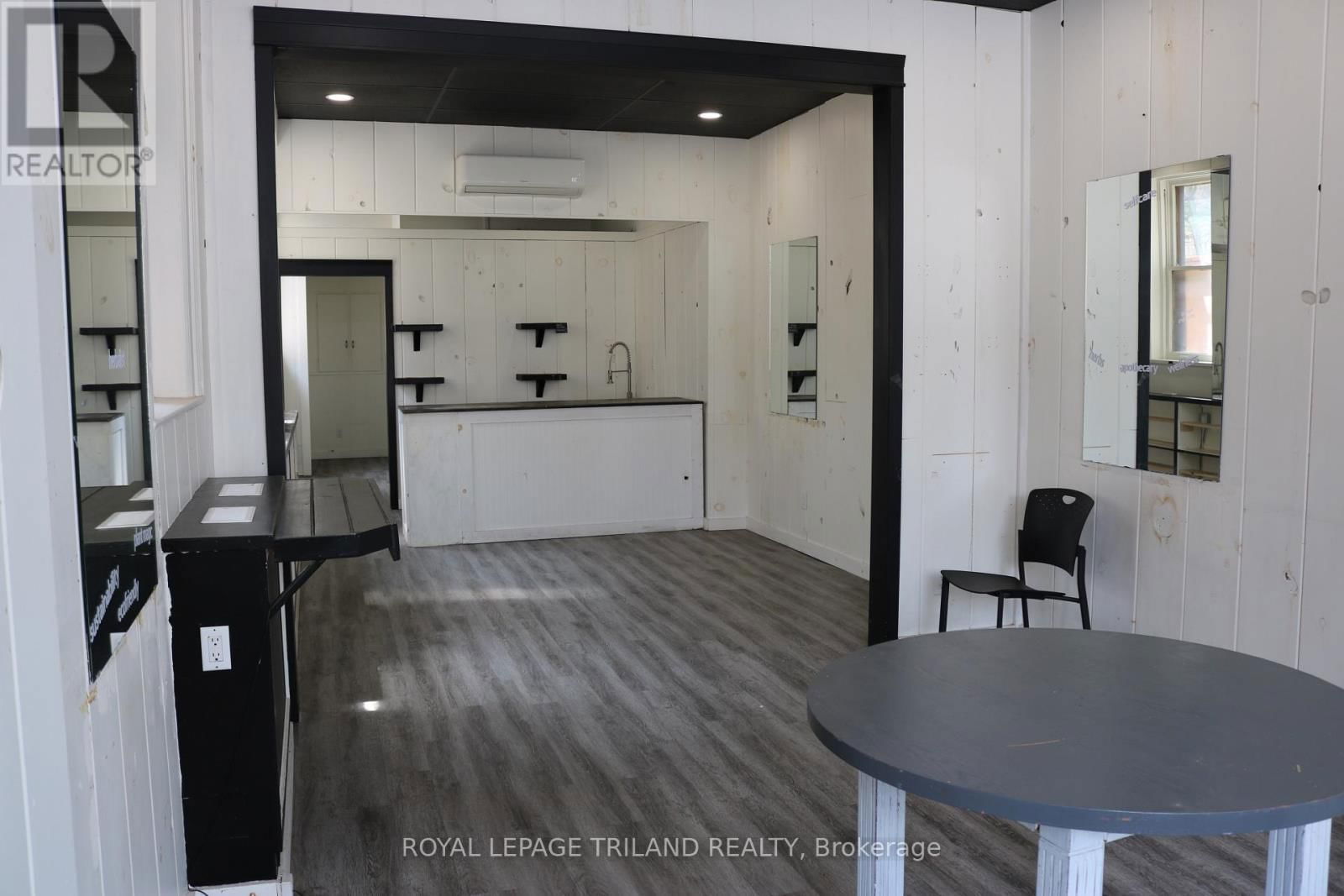548 TALBOT STREET Image 8