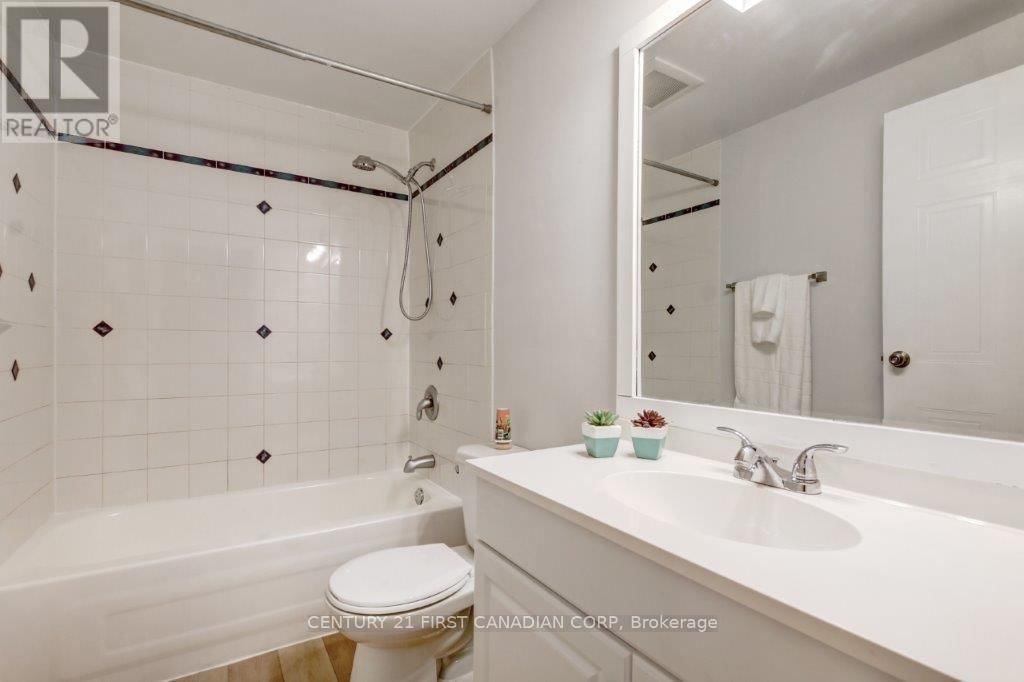 15 - 166 SOUTHDALE ROAD WEST Image 18