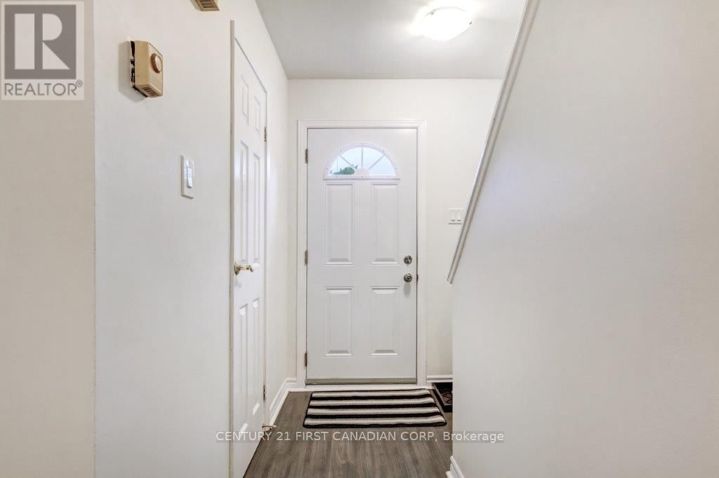 15 - 166 SOUTHDALE ROAD WEST Image 3