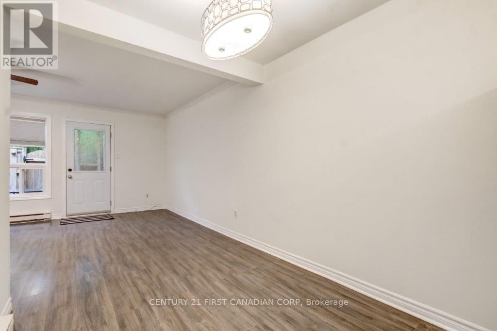 15 - 166 SOUTHDALE ROAD WEST Image 7