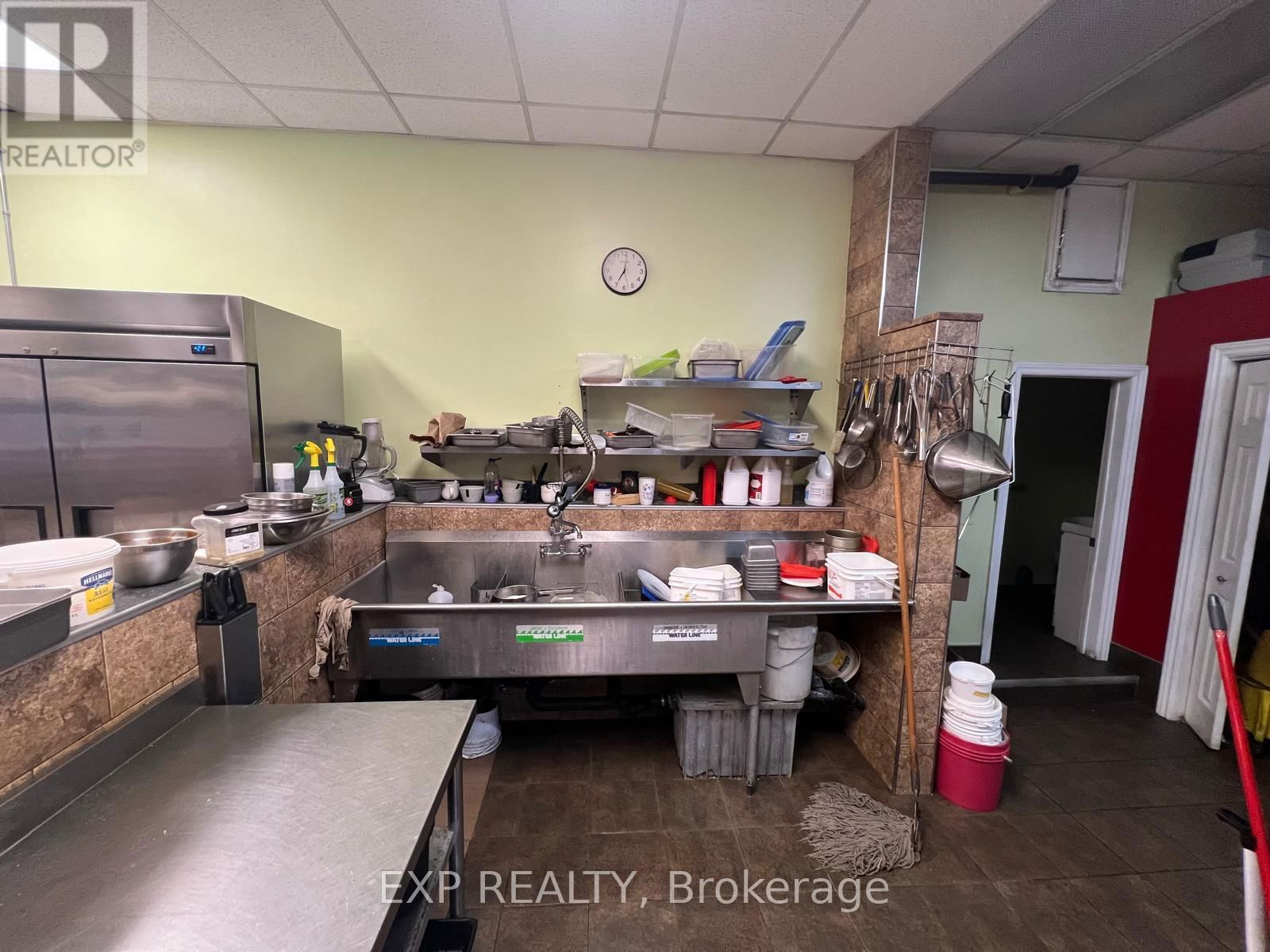 3 - 147 MAIN STREET Image 17