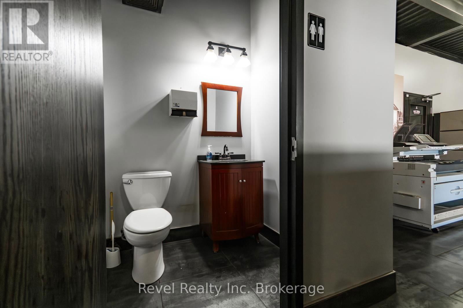1811 SEYMOUR STREET Image 16
