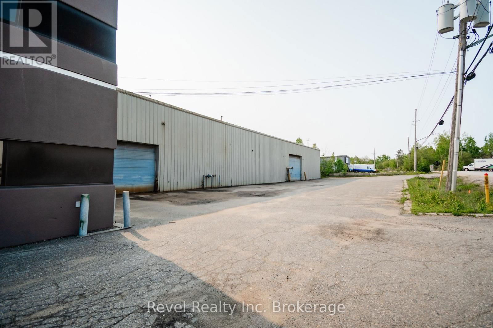 1811 SEYMOUR STREET Image 26