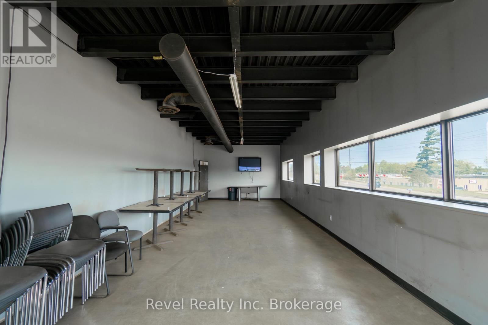 1811 SEYMOUR STREET Image 32