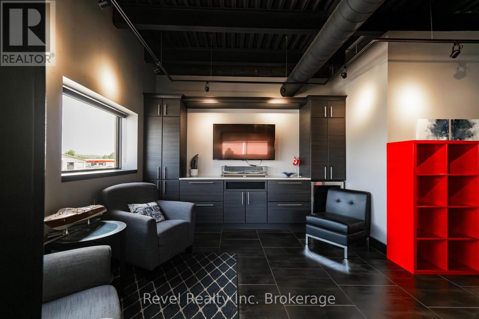 1811 SEYMOUR STREET Image 50