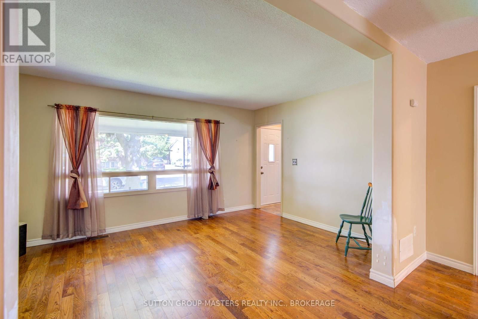 307 PALACE ROAD Image 12