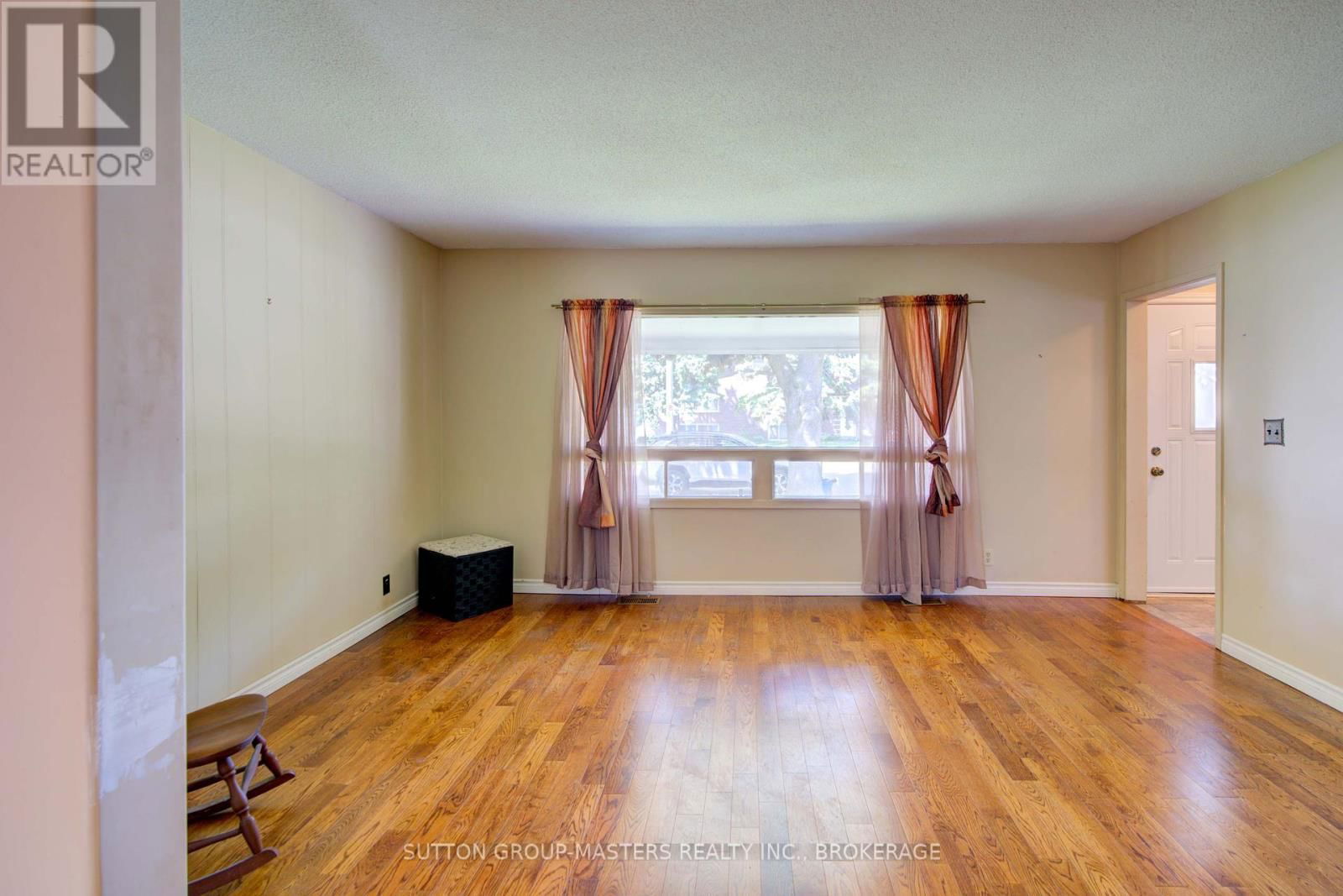 307 PALACE ROAD Image 13