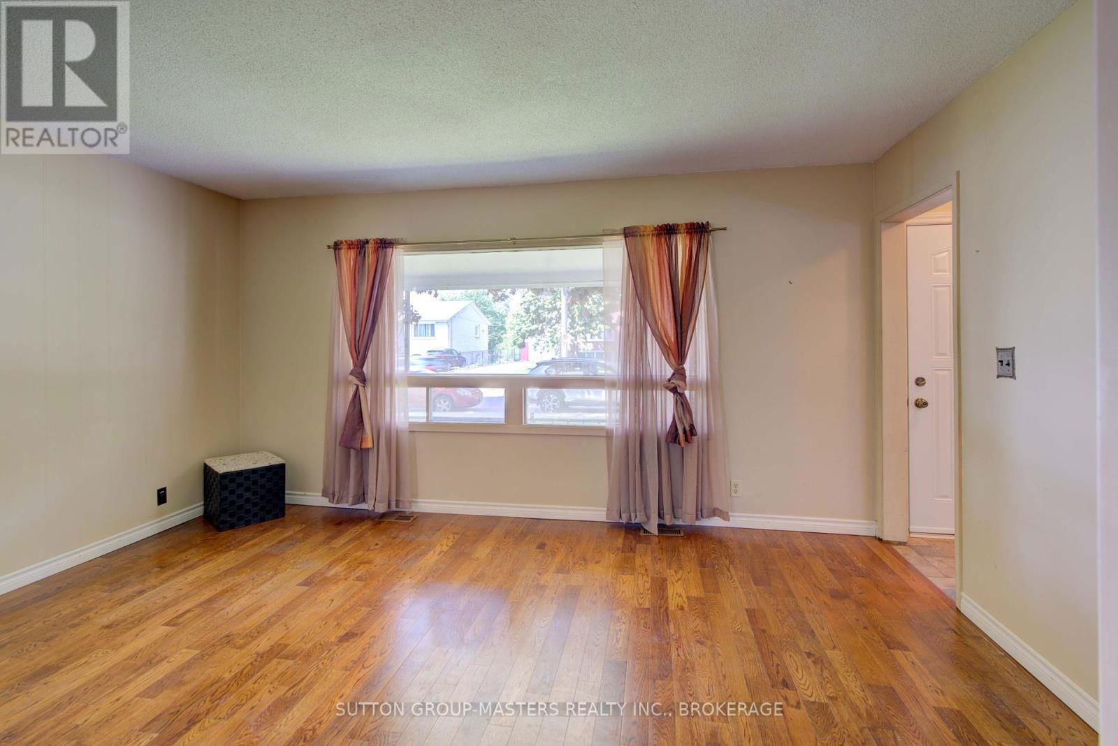 307 PALACE ROAD Image 14
