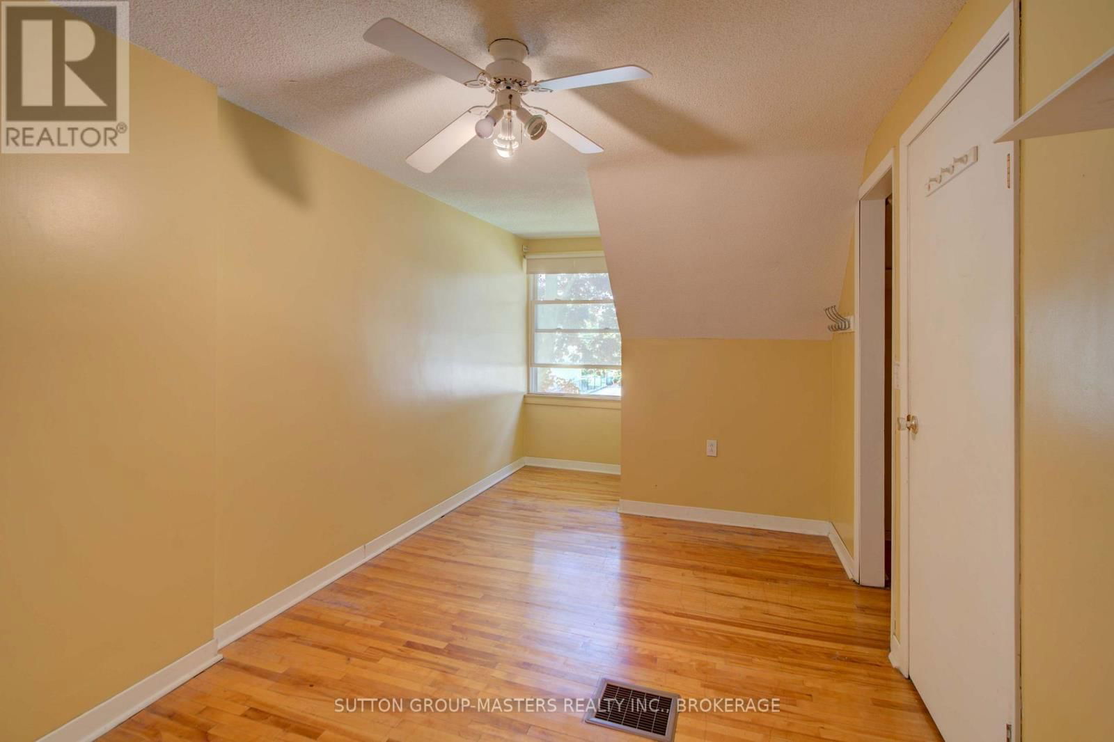 307 PALACE ROAD Image 30