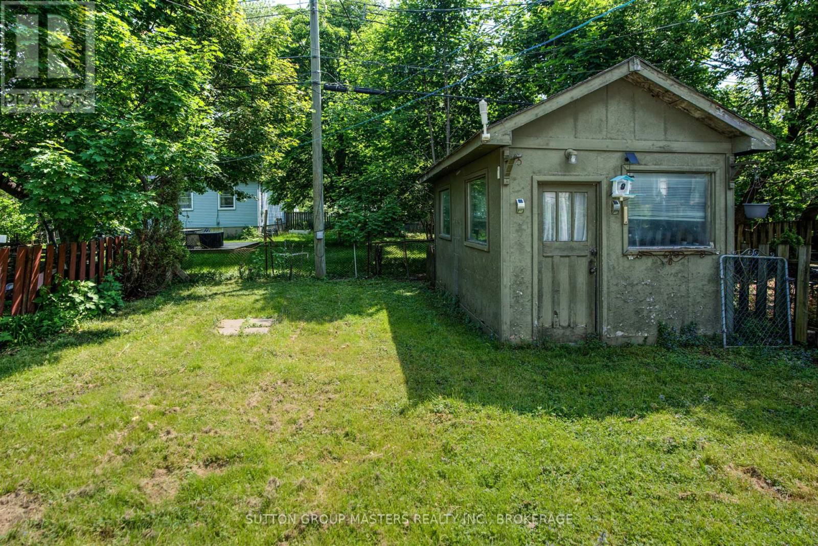 307 PALACE ROAD Image 44
