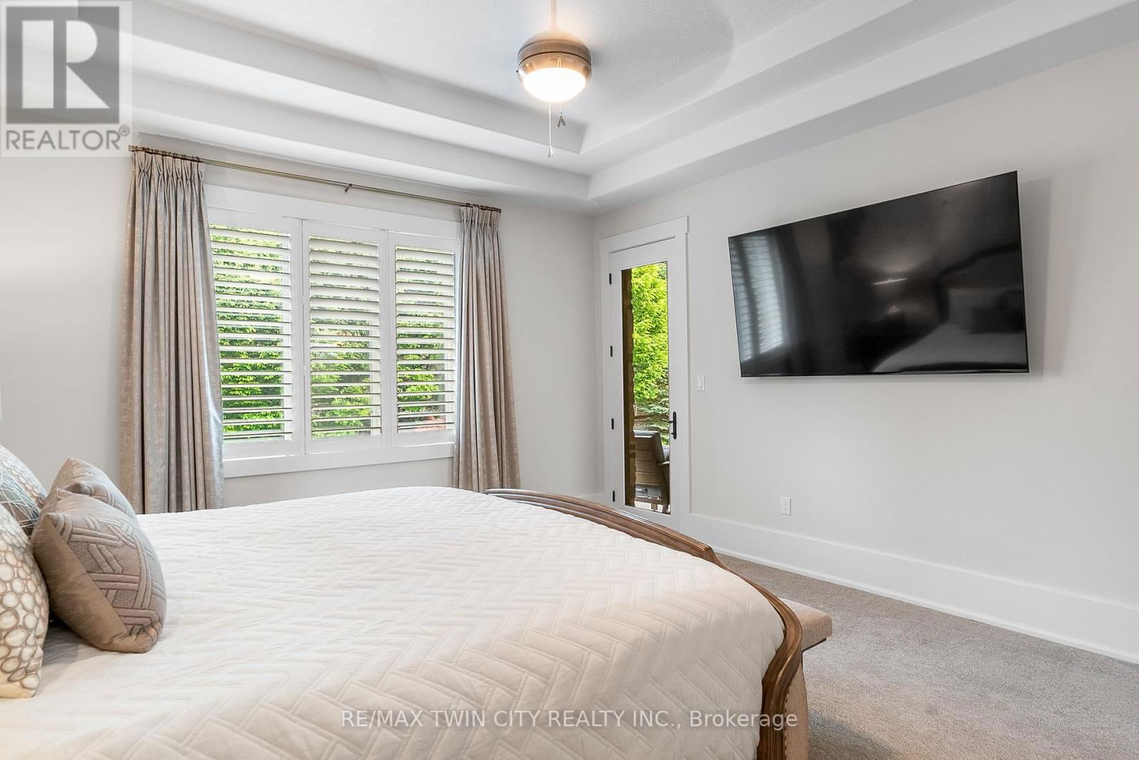303 TERRACE WOOD CRESCENT Image 18