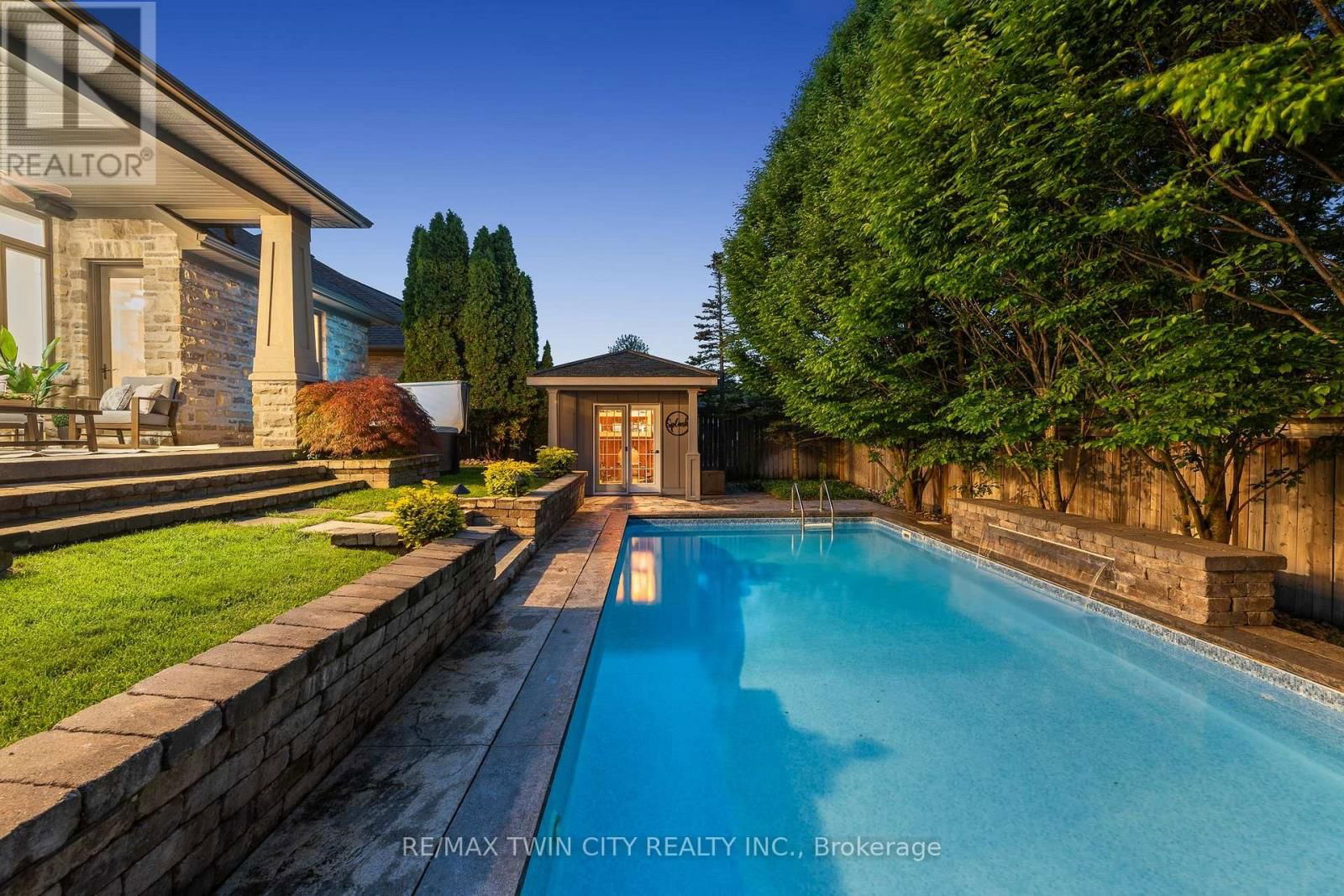 303 TERRACE WOOD CRESCENT Image 34