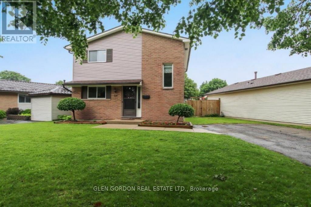 63 CAPRICE CRESCENT Image 1