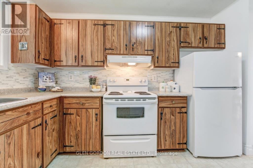 63 CAPRICE CRESCENT Image 11