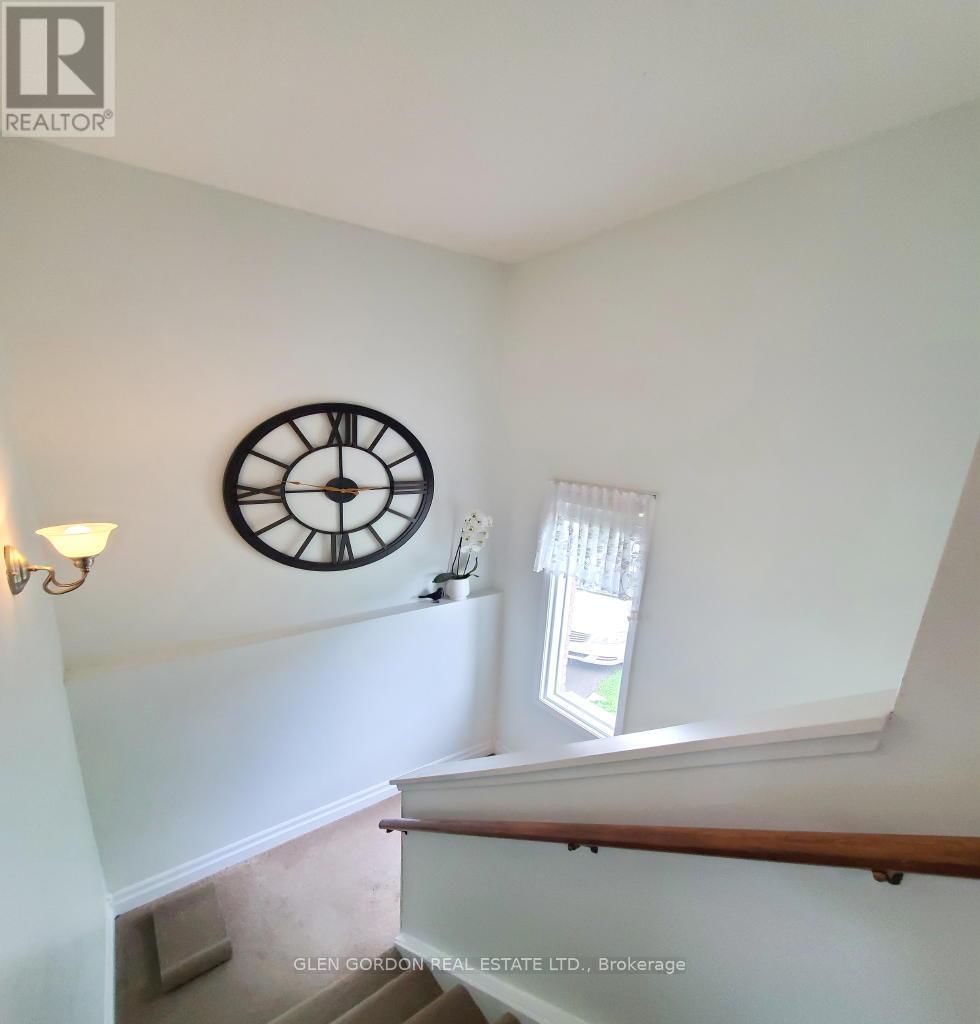 63 CAPRICE CRESCENT Image 12