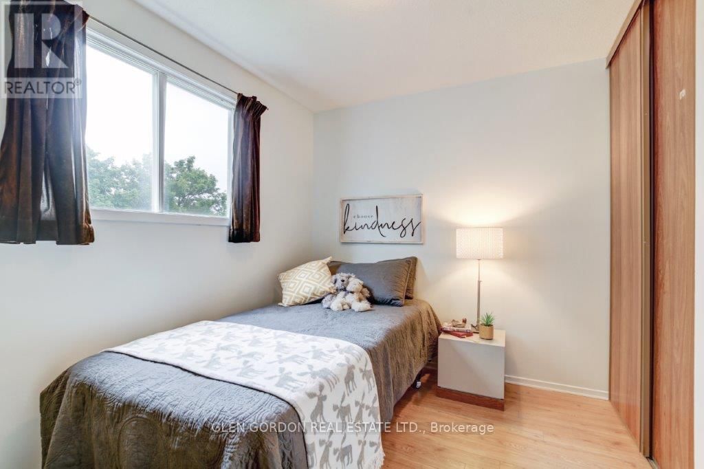 63 CAPRICE CRESCENT Image 17