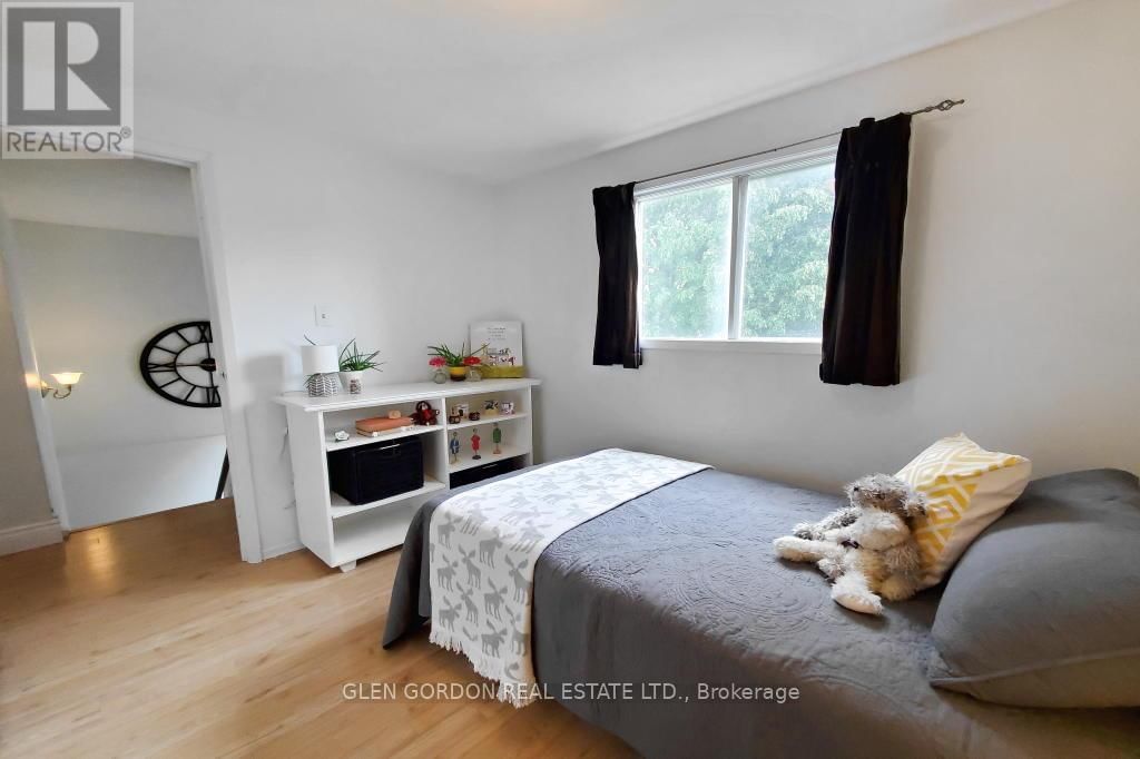 63 CAPRICE CRESCENT Image 18