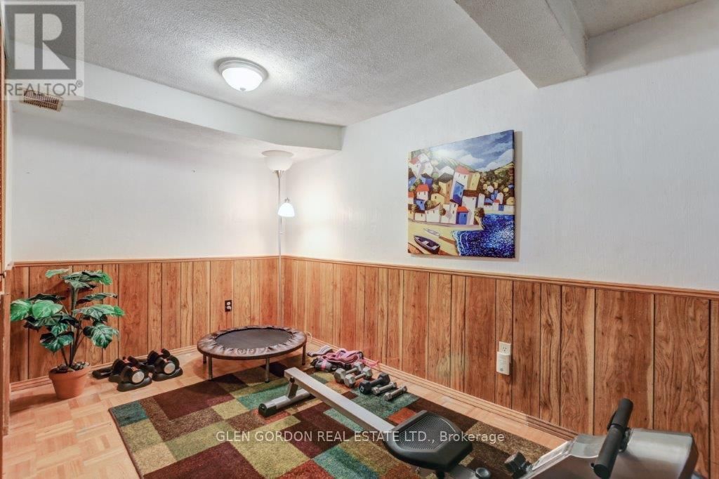 63 CAPRICE CRESCENT Image 21