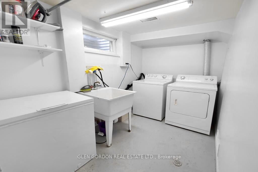 63 CAPRICE CRESCENT Image 23