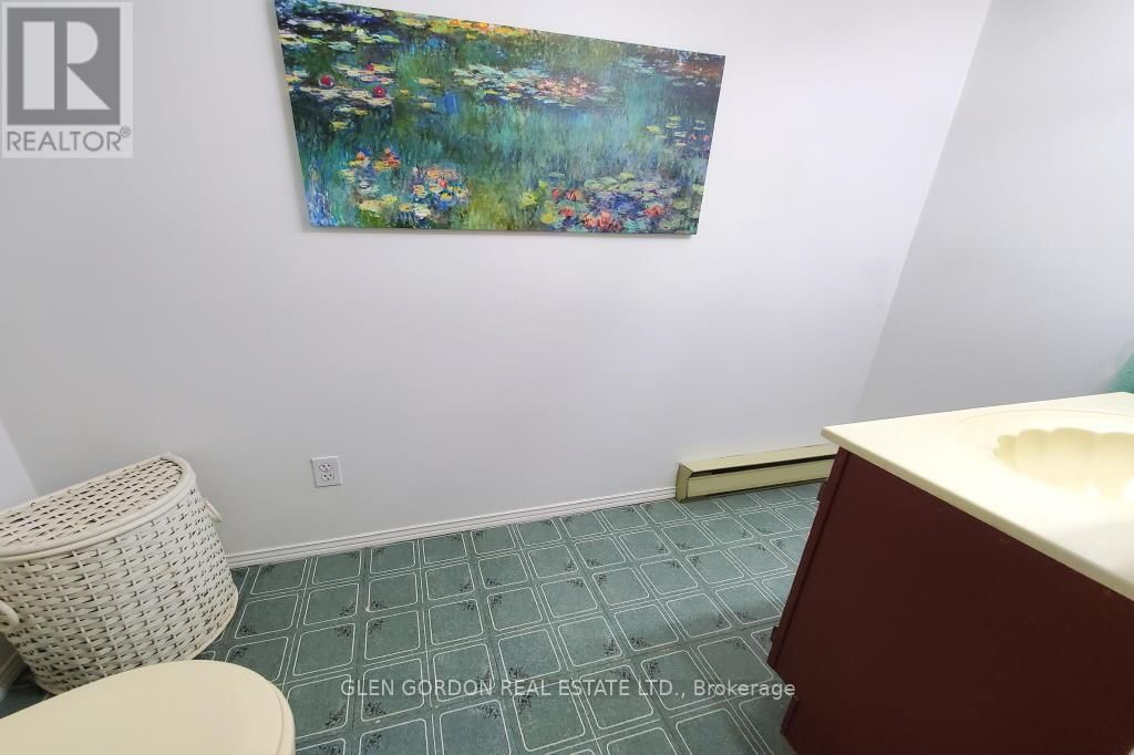 63 CAPRICE CRESCENT Image 25