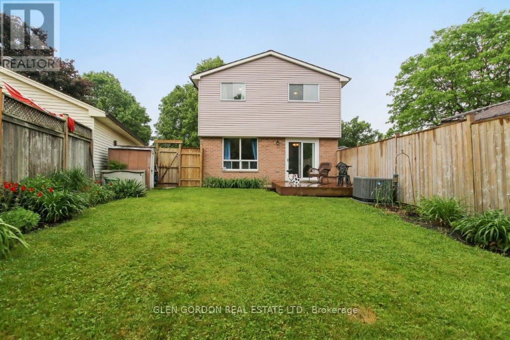 63 CAPRICE CRESCENT Image 28