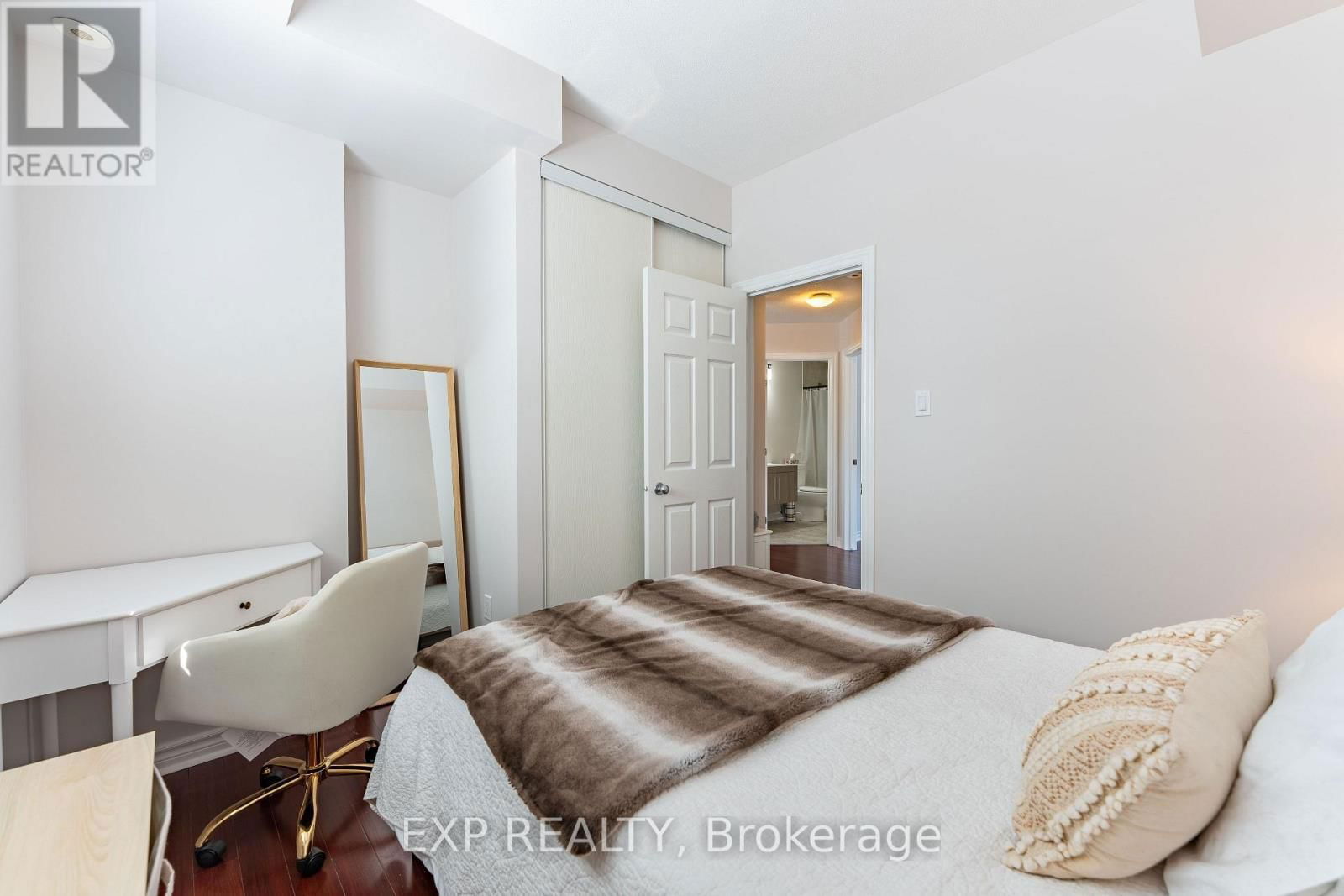 D - 221 CRESTWAY DRIVE Image 13