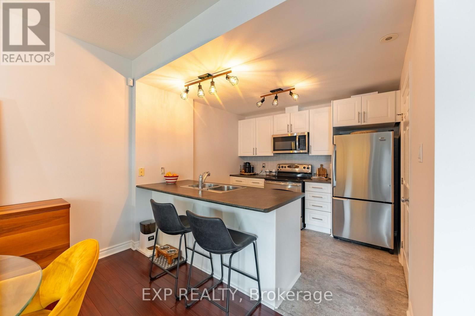 D - 221 CRESTWAY DRIVE Image 9